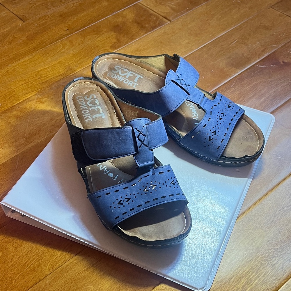 Women's Navy Sandals